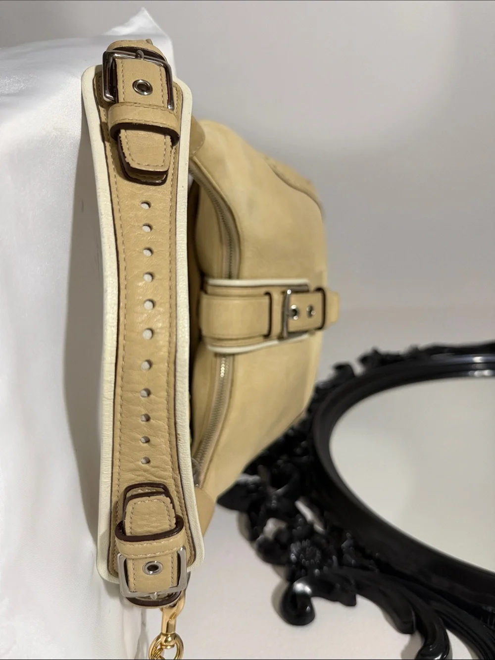 Coach Y2k 5054 Beige Leather Hobo Bag 🎀🎀🎀